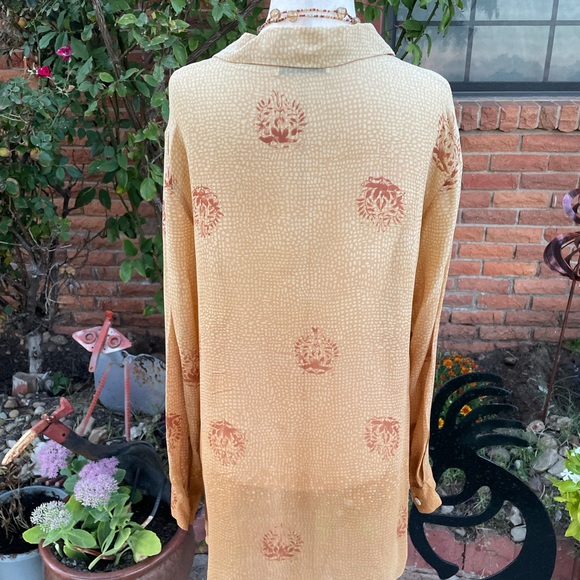 Katherine Kelly Collections • Size 12 • 100% Silk • Brwon/Gold • Floral • Blouse - Picture 10 of 15
